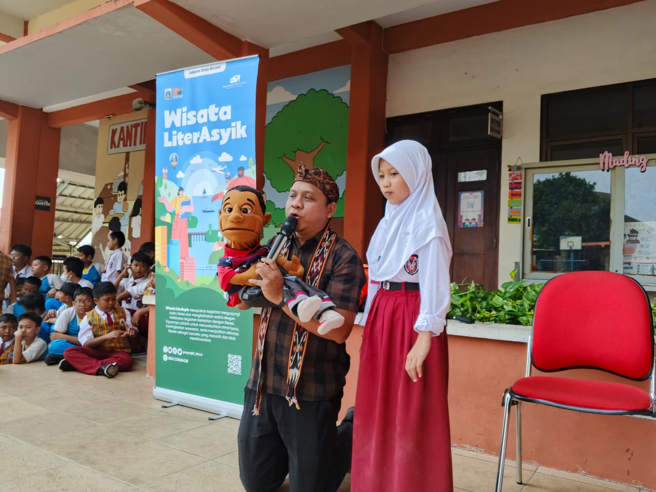 Wisata LiterAsyik Ke SDN Ciracas 09